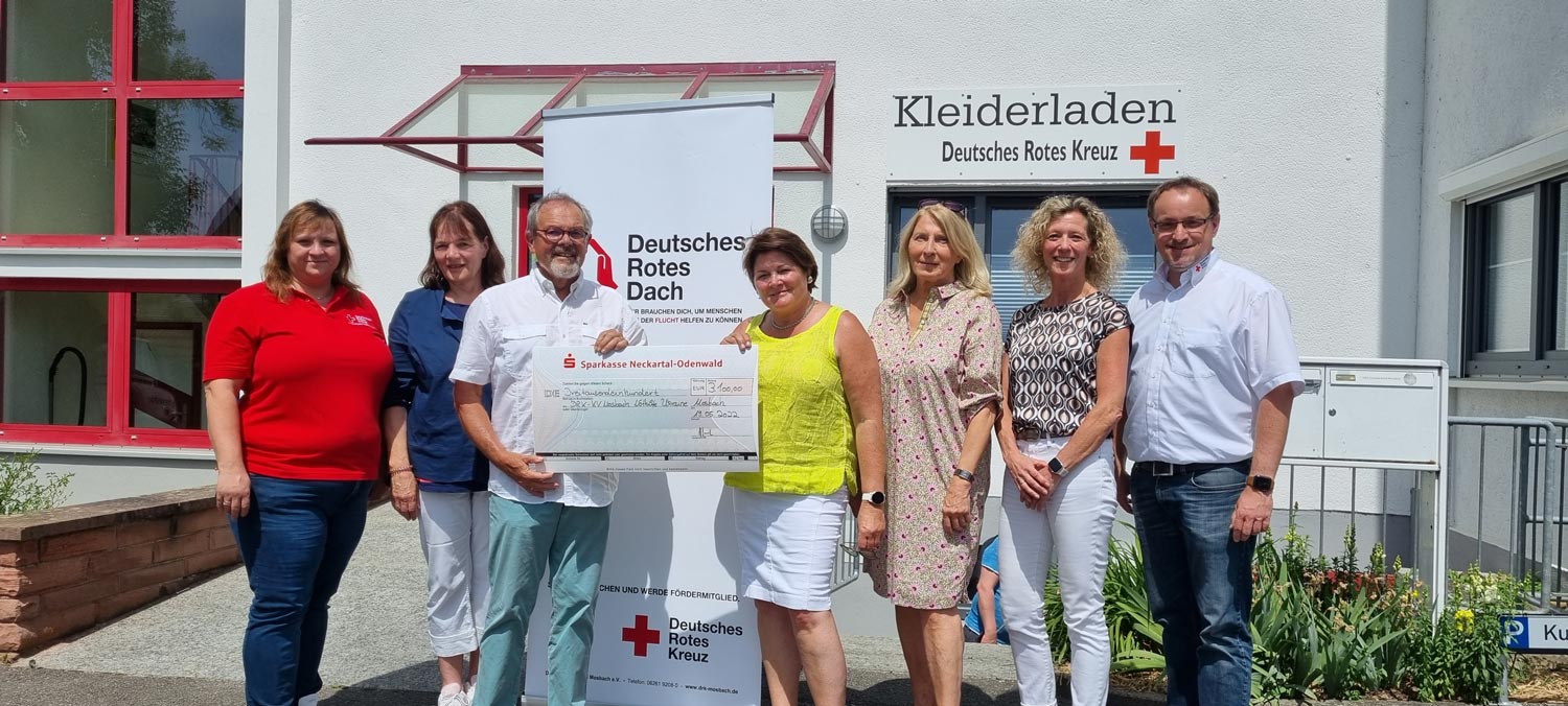 Frau Manuela Weber (DRK-Leitung Soziale Dienste), Frau Andrea Kapferer (Inner Wheel), Herr Gerhard Lauth (DRK-Präsident), Frau Dr. Ute Afheldt-Löwe (Präsidentin Inner Wheel), Frau Marianne Heck (Vize-Präsidentin Inner Wheel, Frau Tanja Bauer (Inner Wheel), Herr Steffen Blaschek (DRK-Kreisgeschäftsführer)